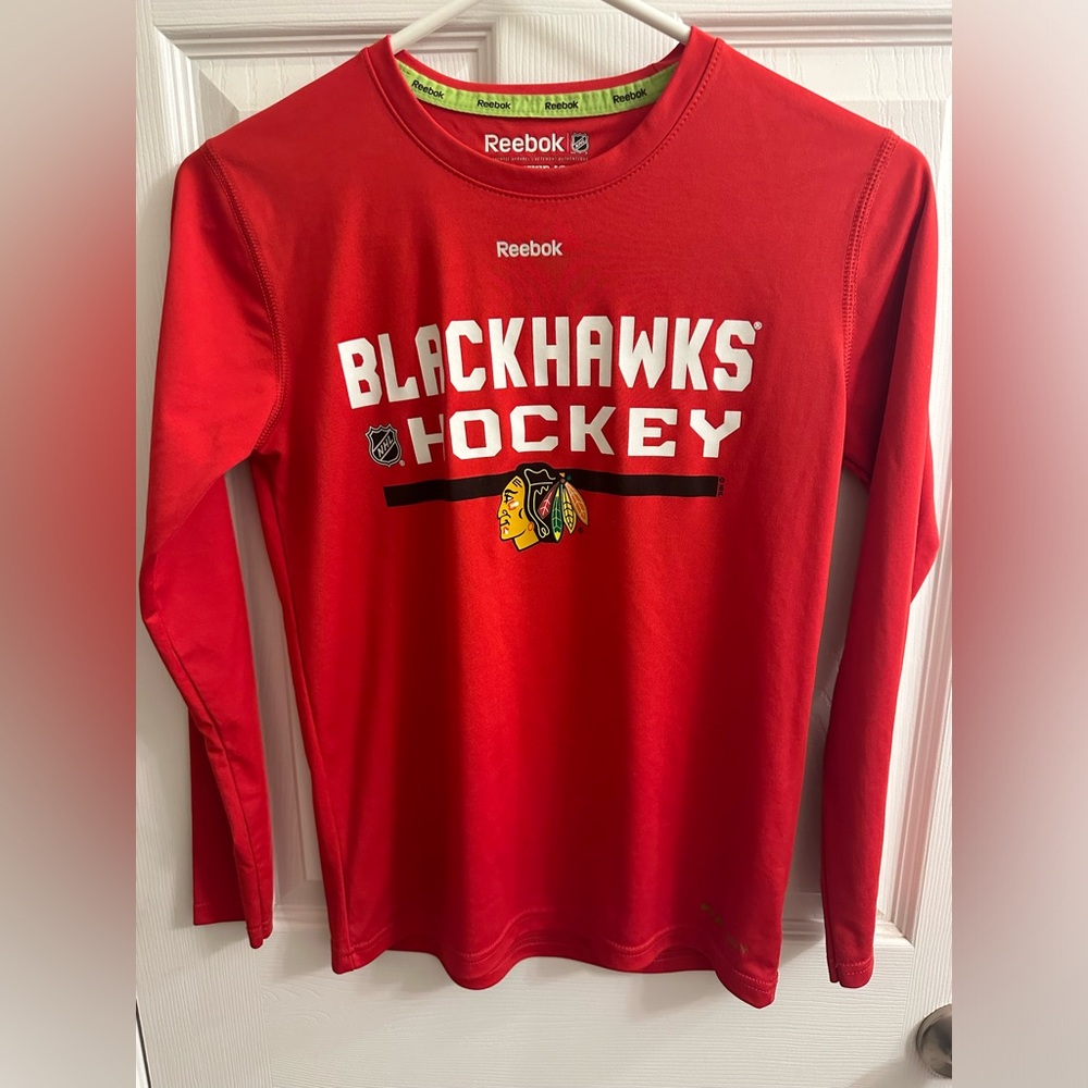 Reebok NHL Youth Chicago Blackhawks PlayDry Long Sleeve Tee Red Hockey 10/12 M